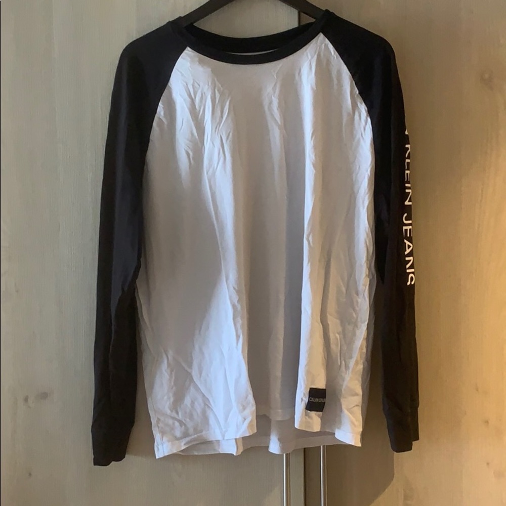 Calvin Kliein long sleeve